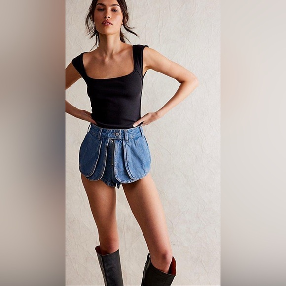 We The Free Prince Street Denim Shorts Size 26 A1 - Picture 1 of 6